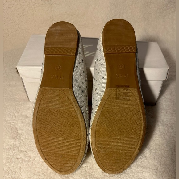 Iynx Brand shoes Silver with Rhinestones - Picture 12 of 15